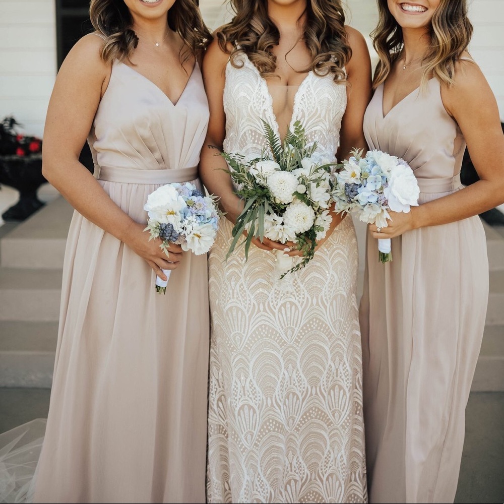 Size 0 Vera Wang White “Biscotti” Full Length Gown